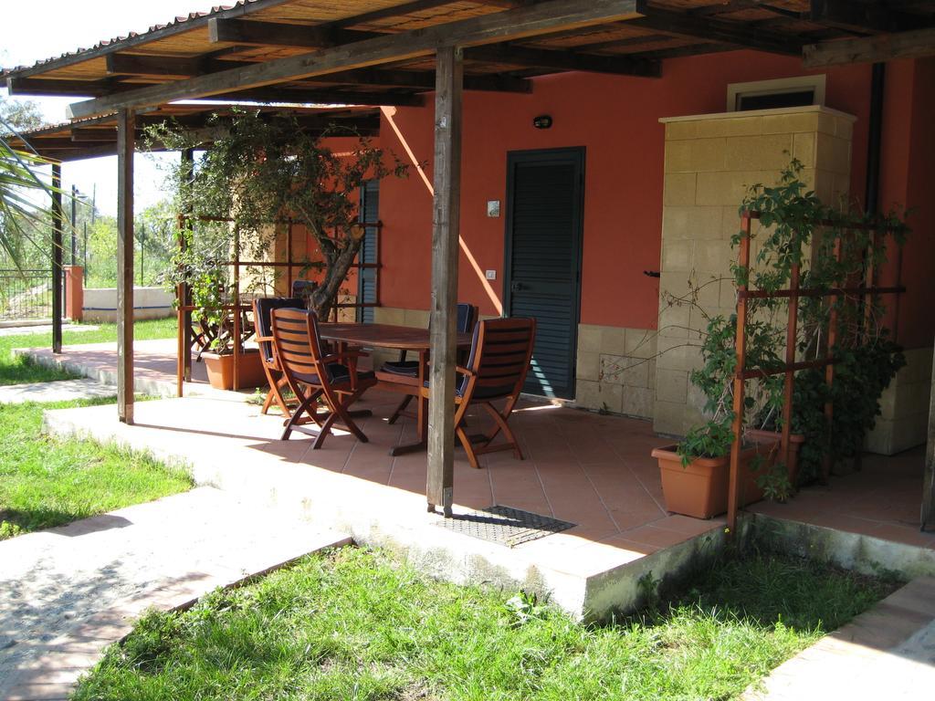 Residenza Mediterranea Zambrone Habitación foto